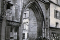 Cloître Saint-Spire, porte